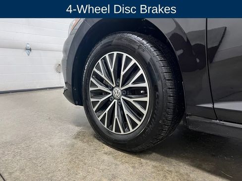 Used 2019 Volkswagen Jetta SEL w/ Cold Weather Package FWD image 13