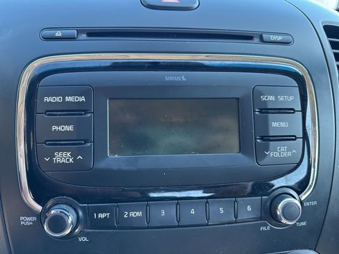 Used 2018 Kia Forte LX image 17