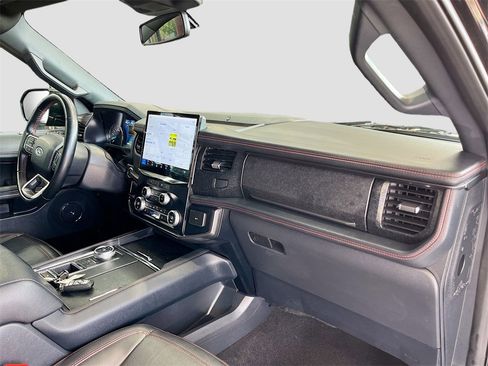 Used 2024 Ford Expedition Max Limited image 32
