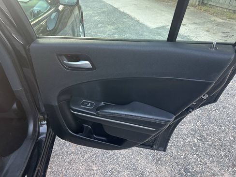 Used 2020 Dodge Charger SXT w/ Leather Interior Group RWD image 23
