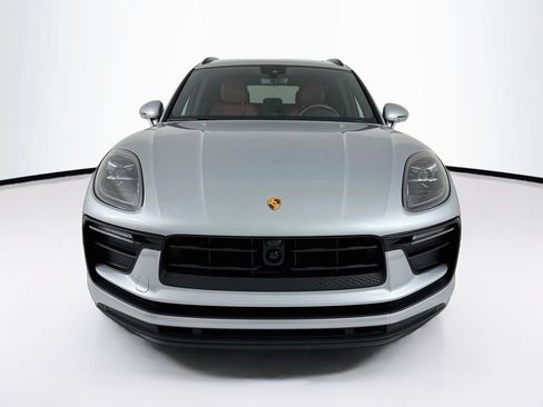 Certified 2025 Porsche Macan AWD/4WD image 6