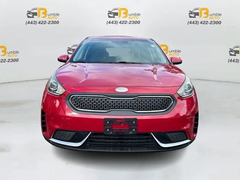 Used 2017 Kia Niro FE FWD image 2