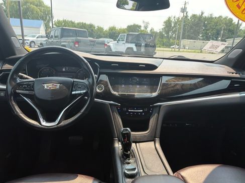 Used 2020 Cadillac XT6 Premium Luxury AWD/4WD image 11
