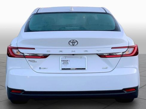 Used 2025 Toyota Camry LE image 5