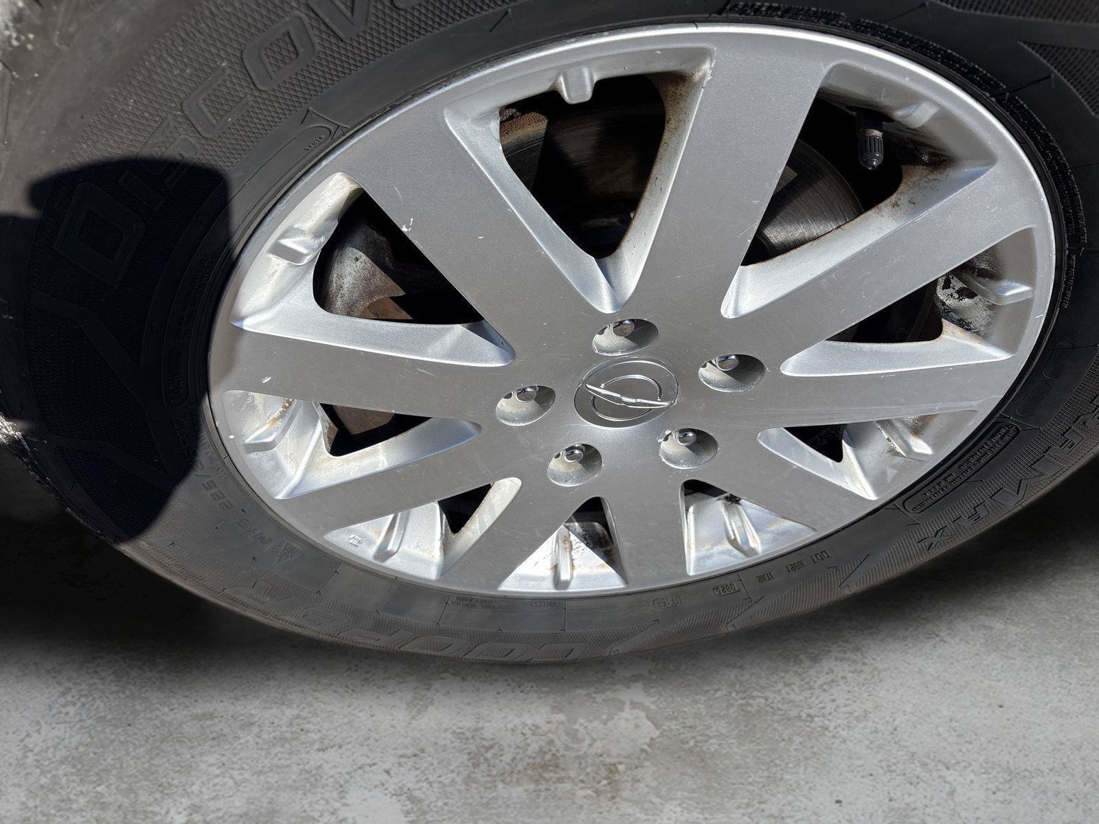 Used 2015 Chrysler Town & Country Touring FWD image 10