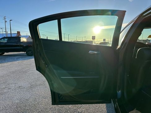 Used 2022 Dodge Charger SXT w/ Leather Interior Group image 10