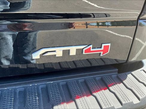 Used 2025 GMC Sierra 1500 AT4 w/ AT4 Premium Package AWD/4WD image 23