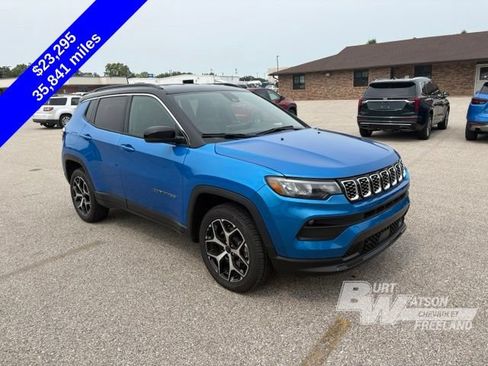 Used 2025 Jeep Compass Limited AWD/4WD image 8