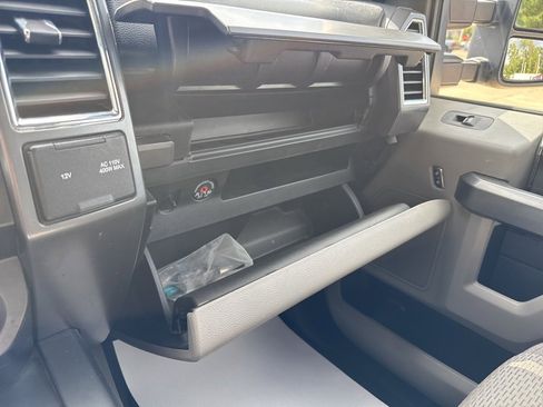 Used 2017 Ford F250 XLT w/ XLT Premium Package image 24