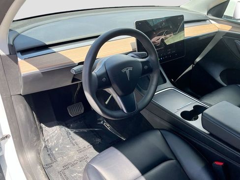 Used 2022 Tesla Model Y Long Range AWD/4WD image 9
