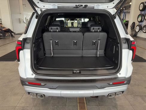 New 2026 Chevrolet Traverse LT w/ Driver Confidence Package AWD/4WD image 6