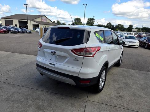 Used 2016 Ford Escape SE image 5