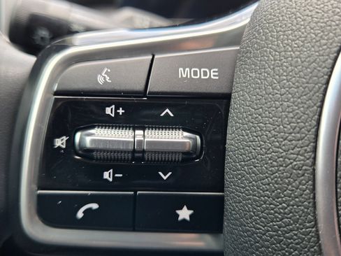Used 2025 Kia Sorento S w/ Panoramic Sunroof Package FWD image 24