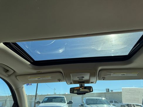 Used 2014 GMC Sierra 1500 SLT w/ SLT Crew Cab Value Package image 18