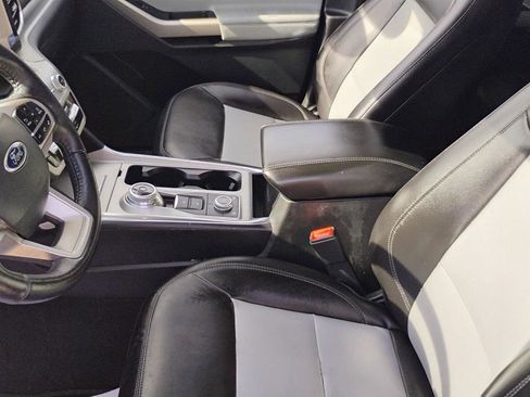 Used 2022 Ford Explorer XLT w/ Equipment Group 202A AWD/4WD image 23