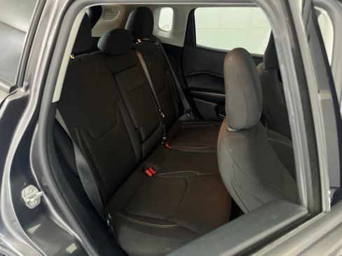 Used 2018 Jeep Compass Sport w/ Cold Weather Group AWD/4WD image 17