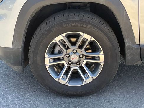 Used 2025 GMC Terrain Elevation image 32