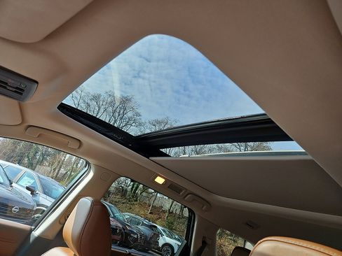 Certified 2022 Nissan Pathfinder Platinum w/ Cargo Package image 14