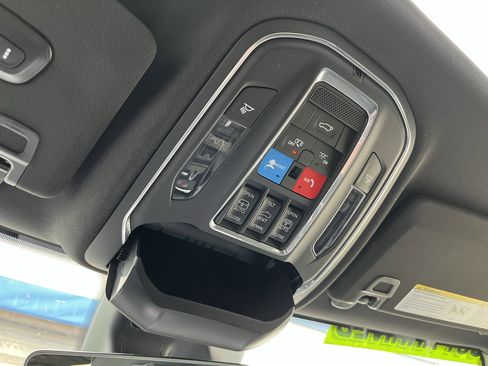 Used 2025 Jeep Grand Cherokee Limited image 35