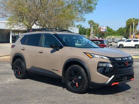 Certified 2025 Nissan Rogue SV image 2