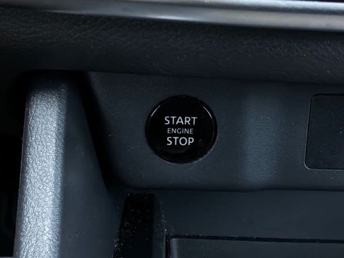 Used 2025 Nissan Rogue SV FWD image 26