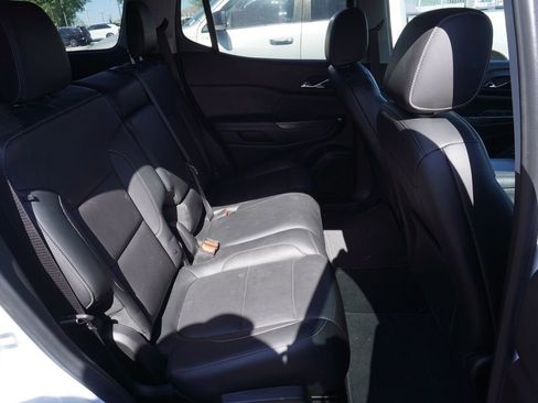Used 2019 GMC Acadia SLT w/ Black Edition FWD image 7