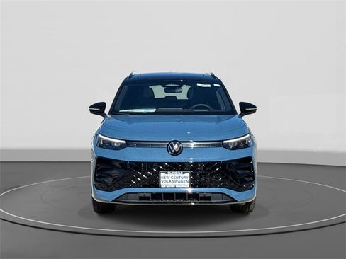 New 2026 Volkswagen Tiguan SE R-Line image 2