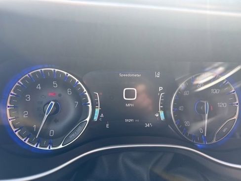 Used 2022 Chrysler Pacifica Touring-L image 20