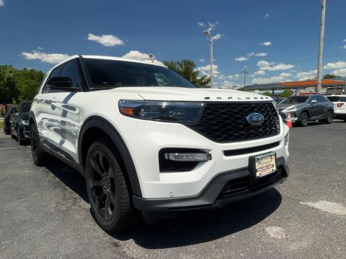 Used 2022 Ford Explorer ST w/ Equipment Group 401A AWD/4WD image 3