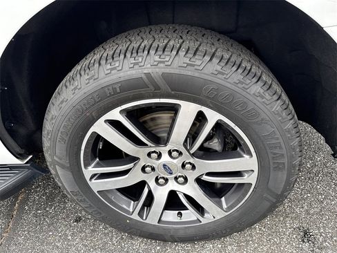 Used 2024 Ford Expedition Max Limited image 22