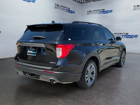 Used 2023 Ford Explorer XLT w/ Equipment Group 202A AWD/4WD image 5