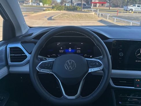 New 2026 Volkswagen Taos SE FWD image 9