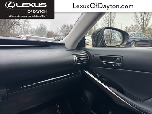 Used 2016 Lexus IS 300 AWD image 32