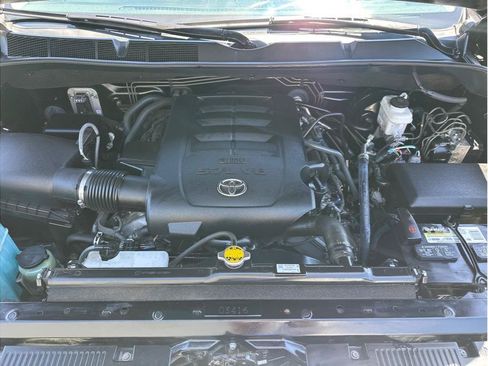 Used 2017 Toyota Tundra Limited w/ Limited Premium Package AWD/4WD image 30
