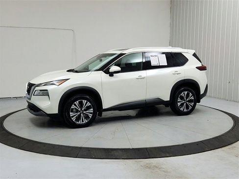 Used 2021 Nissan Rogue SV w/ Premium Package image 3