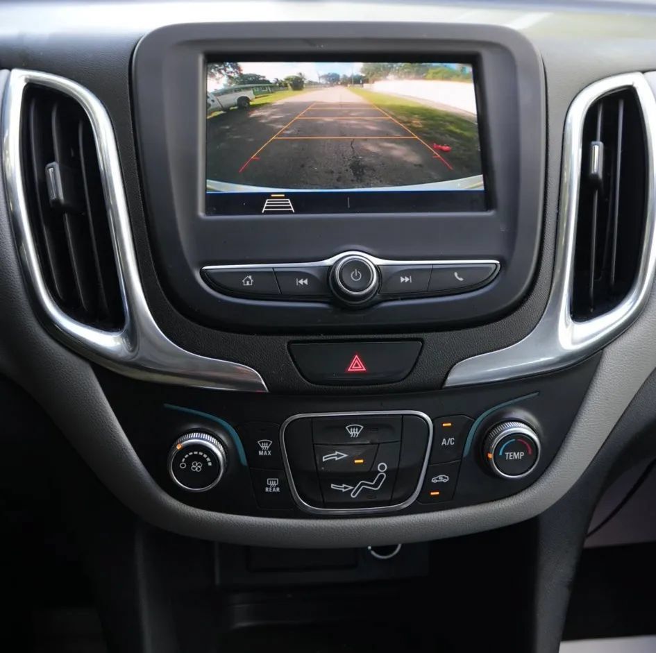 Used 2020 Chevrolet Equinox LS FWD image 11