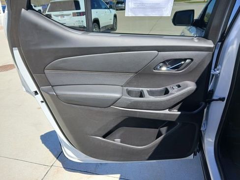 Used 2021 Chevrolet Traverse Premier w/ Redline Edition AWD/4WD image 14