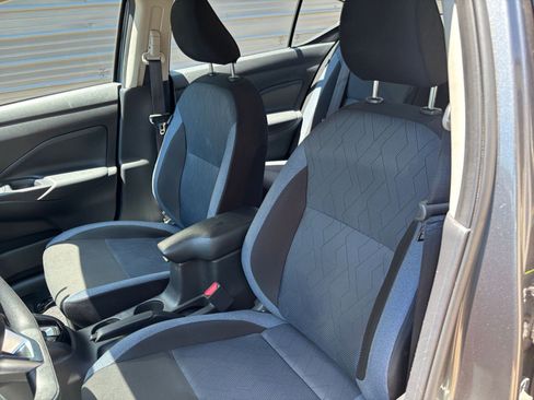 Used 2025 Nissan Versa SV FWD image 31