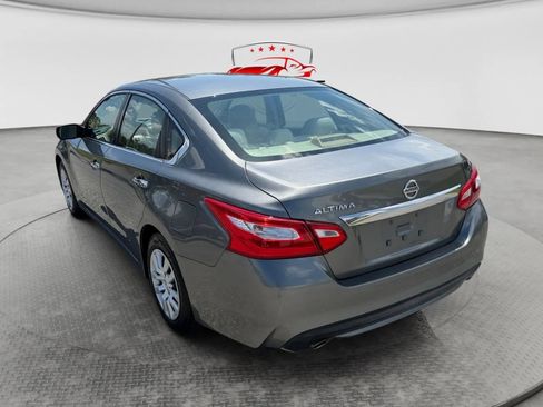 Used 2016 Nissan Altima 2.5 S w/ Power Driver Seat Package FWD image 3