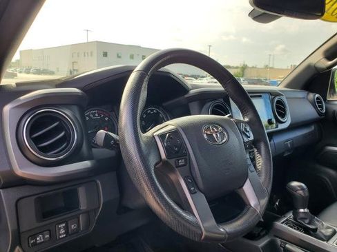 Used 2019 Toyota Tacoma TRD Sport image 20