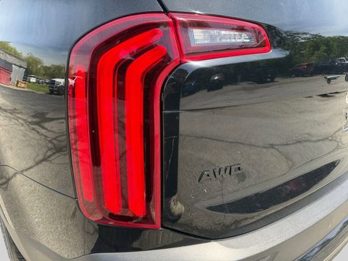 Certified 2022 Kia Telluride EX w/ EX Premium Package AWD/4WD image 21