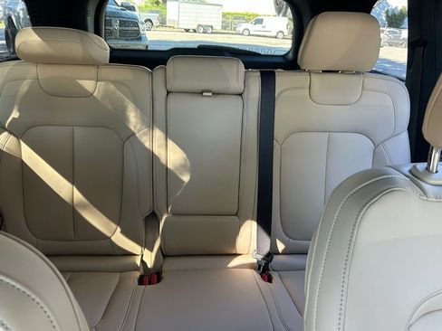 New 2025 Jeep Grand Cherokee Limited w/ Black Appearance Package image 14