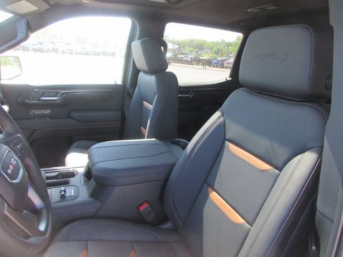 New 2026 GMC Sierra 1500 AT4 w/ AT4 Premium Package AWD/4WD image 16