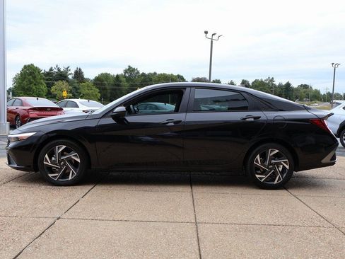 New 2025 Hyundai Elantra Sport image 3