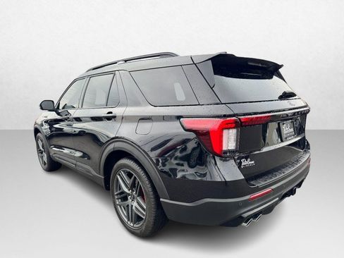 Used 2025 Ford Explorer ST image 7
