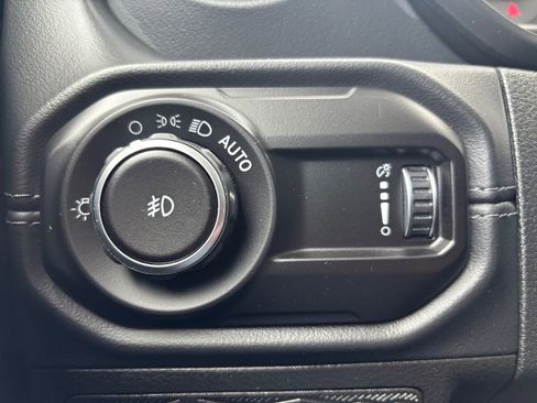 Used 2024 RAM 1500 Big Horn AWD/4WD image 19