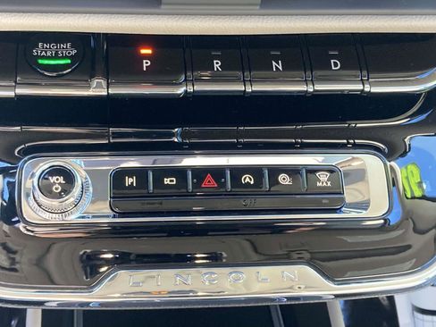 New 2026 Lincoln Corsair Premiere image 26