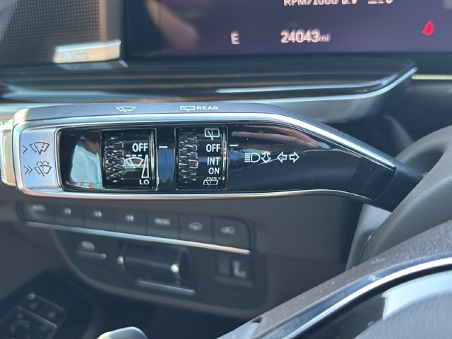 Used 2025 Cadillac Escalade Premium Luxury w/ Touring Package AWD/4WD image 22