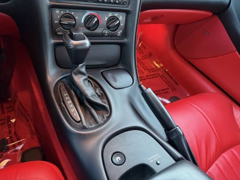 Used 2000 Chevrolet Corvette Coupe image 28