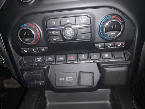 Used 2020 Chevrolet Silverado 2500 LTZ w/ LTZ Plus Package image 14